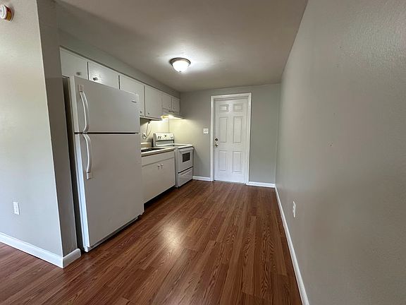 3rd image of 2417 E North Bay St APT A