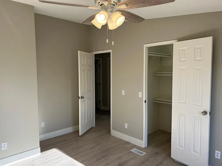 7095 Carolyn Ave — Photo 4