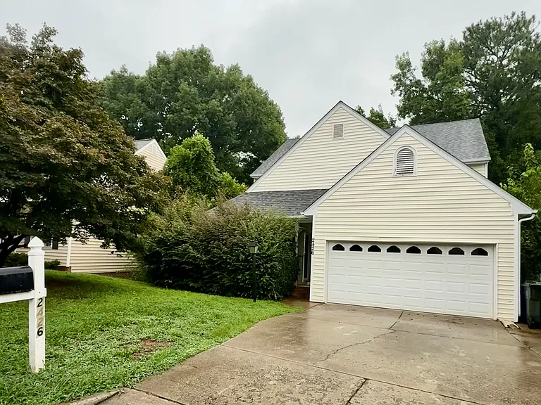 2426 Trailwood Hills Dr — Photo 2