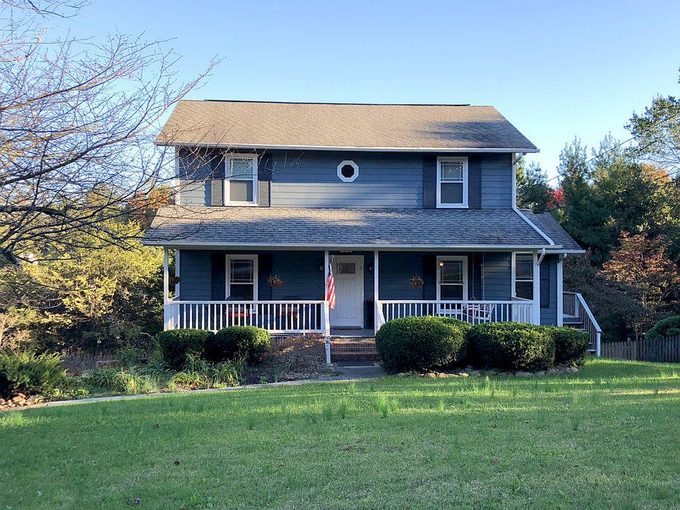 2nd image of 9916 Cedar Croft Cir