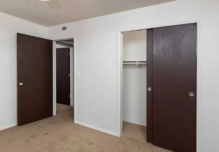 Bedroom/Closet