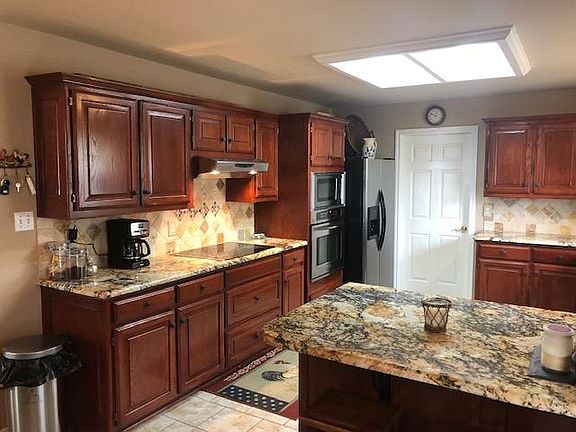 Kitchen comes with Applc