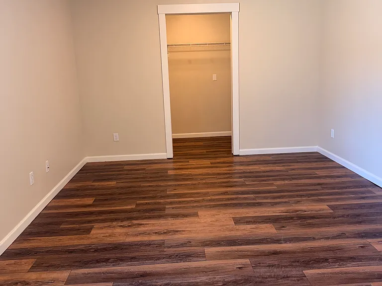 1030 E Fairhaven Ave #B — Photo 5