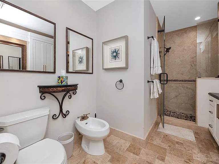 920 N Shore Dr NE — Photo 27