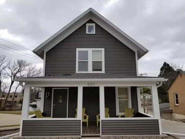 642 Summit AVENUE, Oconomowoc, WI 53066