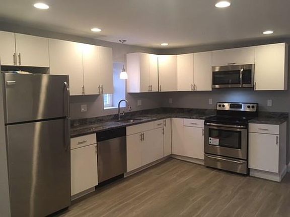 4th image of 13 High St Unit 401