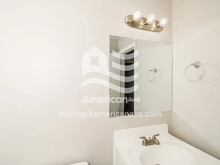 524439_012_wm_-_main_bathroom_13458608.jpg