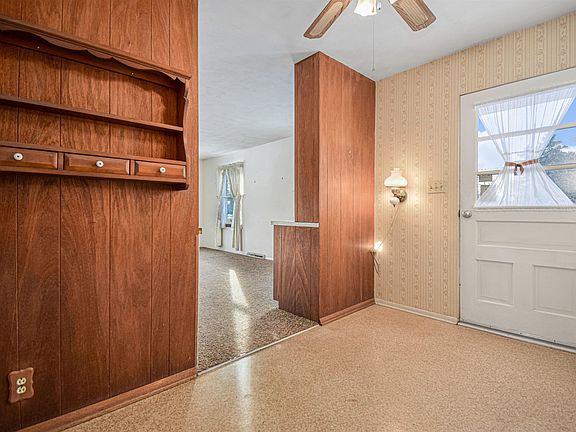 3rd image of 25305 Edison Rd