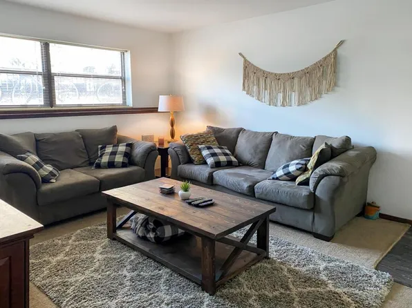 1207 Kearney St, Manhattan, KS 66502