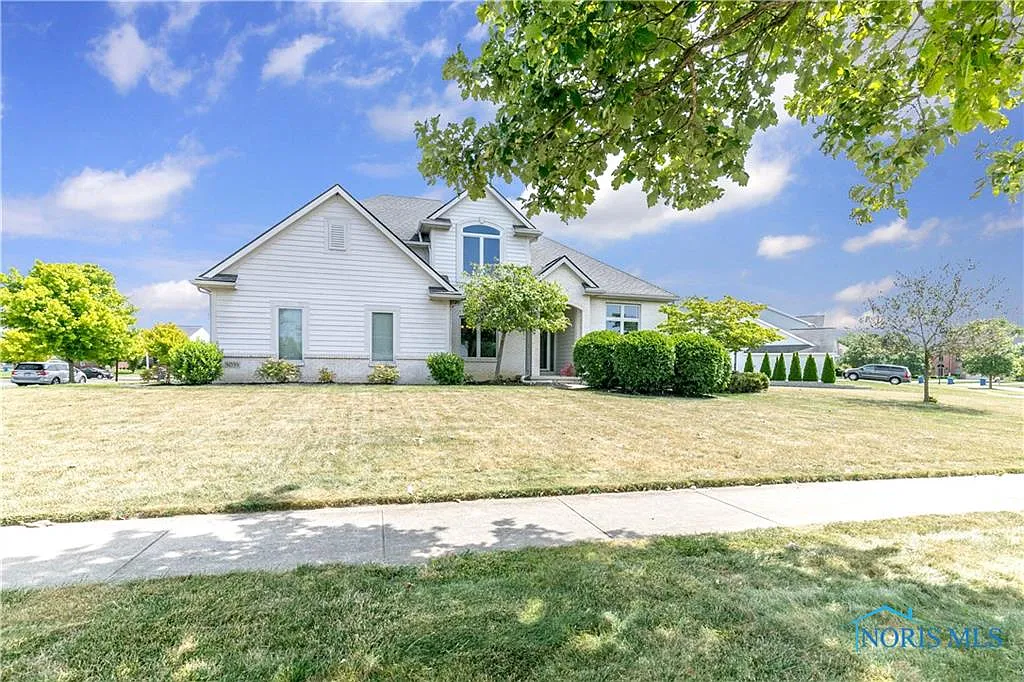3039 Pebble Ct photo 1