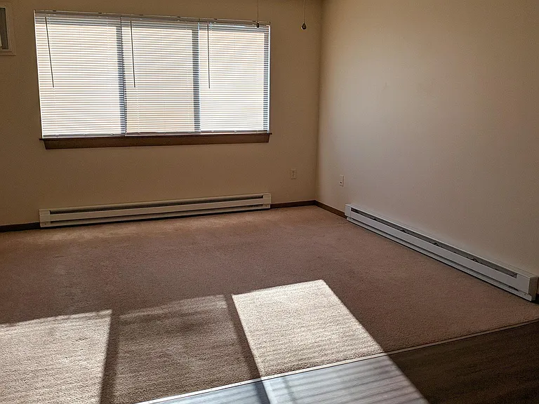7328 Buffalo Ave #10 — Photo 4