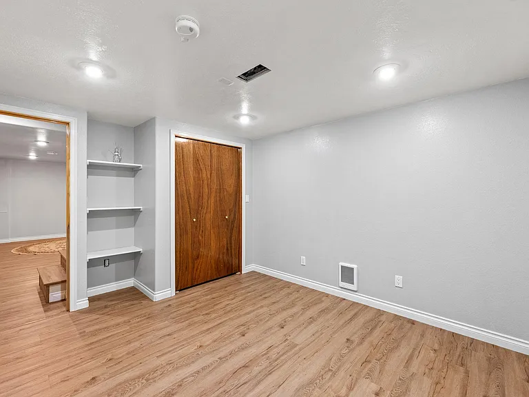 15906 E Broad Ave — Photo 21