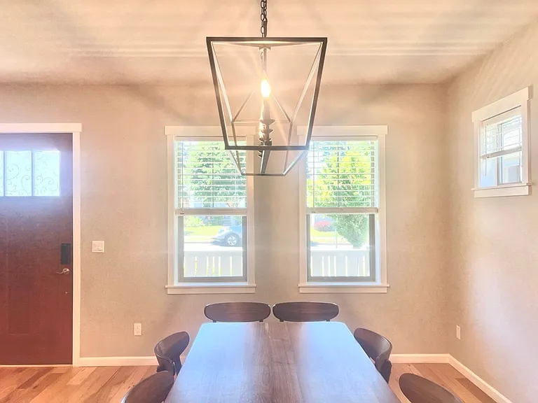 2206 Park View St NE — Photo 6