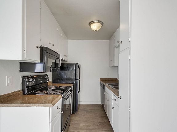4th image of 734 Sapphire St #5