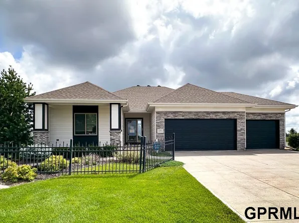 12551 Quail Dr, Bellevue, NE 68123