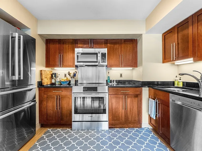 1600 Beacon St #512 — Photo 2