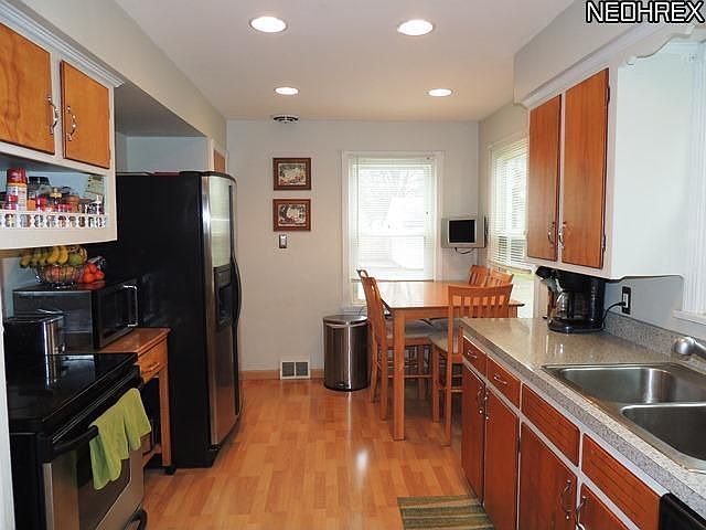 1st image of 7254 Parma Park Blvd