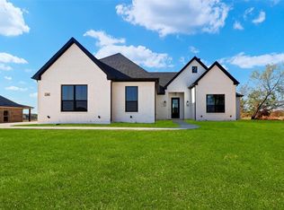 380 Olde Towne Rd, Paradise, TX 76073