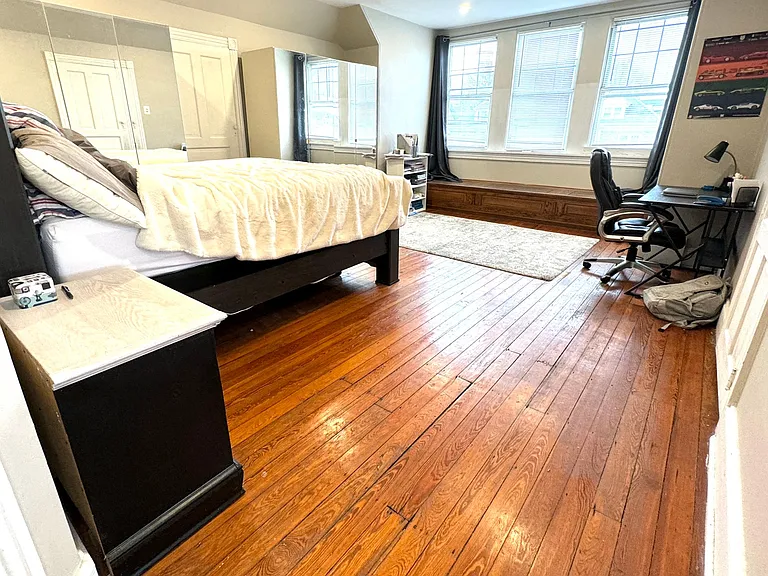 450 Lyceum Ave #4 — Photo 9