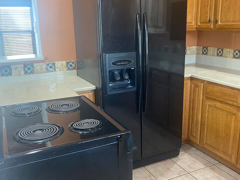 6045 Matamoros Rd NE — Photo 5