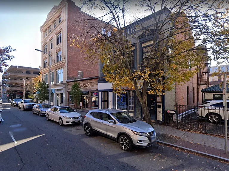 204 Crown St #3 — Photo 1