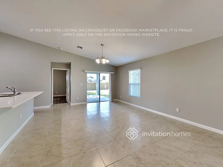 598 SW Ester Ave — Photo 4