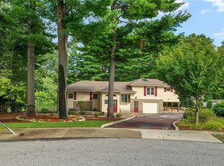 34 Macarthur Dr, Smithfield, RI 02917