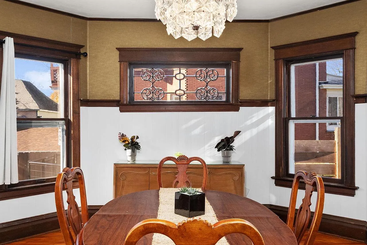 2116 11th Street photo 1