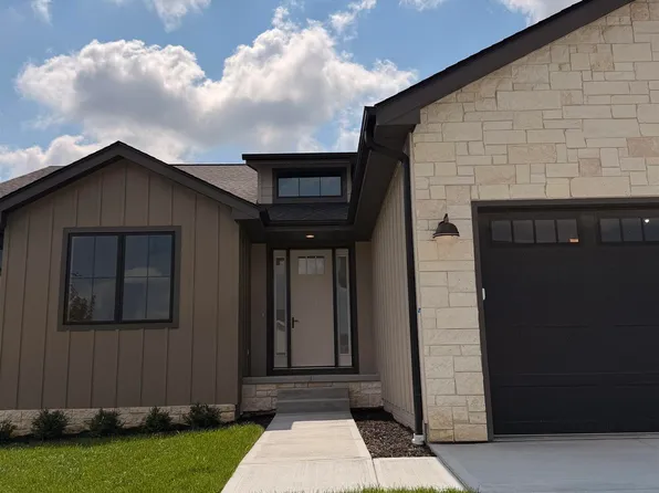 21019 E St, Elkhorn, NE 68022