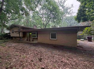 9501 Crestridge Dr, Fort Wayne, IN 46804