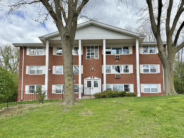 235 Country Club DRIVE #1B, Lake Geneva, WI 53147