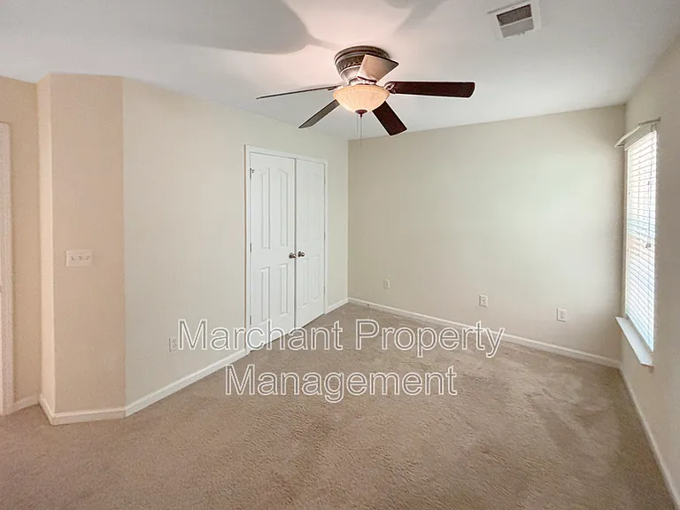 304 Horsepen Way — Photo 17