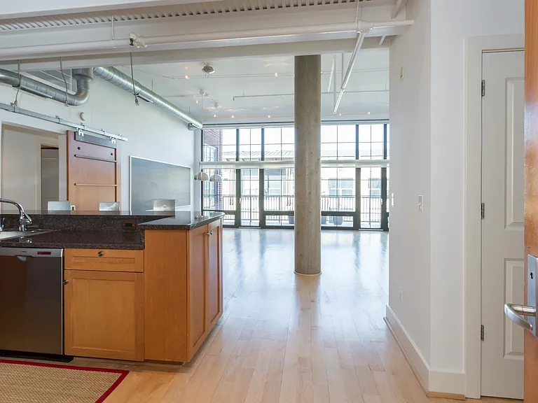 2328 Champlain St NW — Photo 4