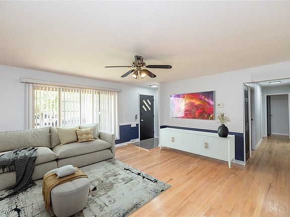 3rd image of 5937 Doxmere Dr
