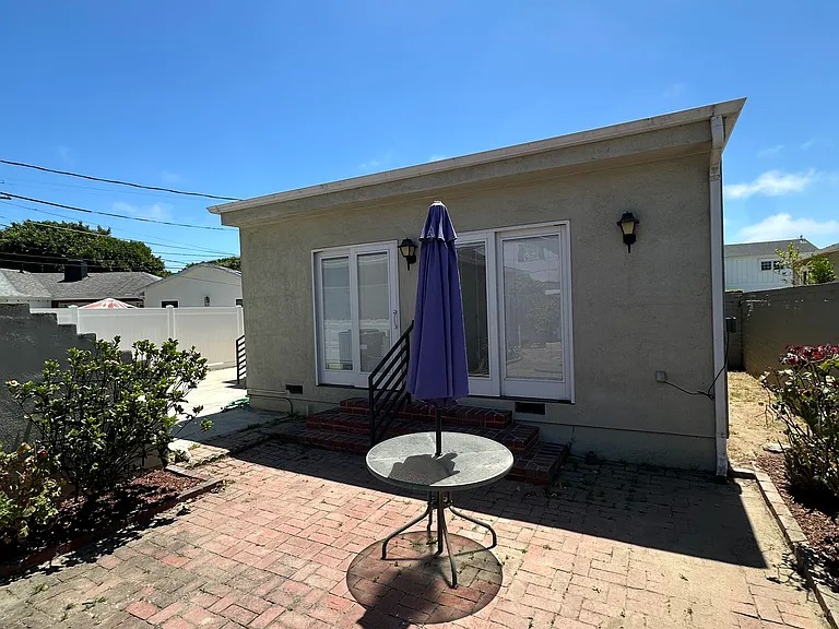 8060 Altavan Ave — Photo 19