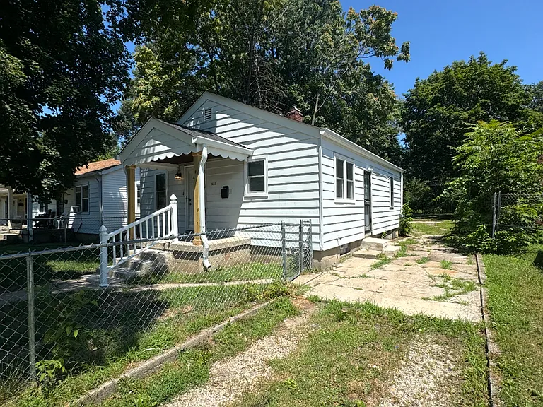 3313 Hovey St — Photo 2
