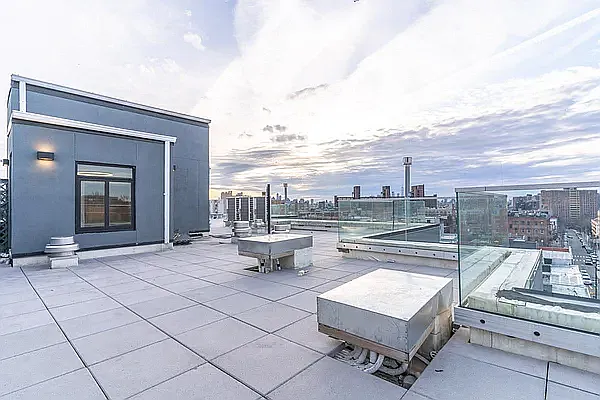 Rented by MySpaceNYC | media 16