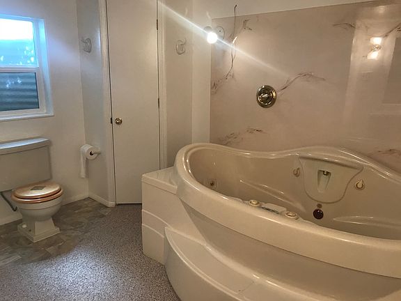 jetted tub with bath