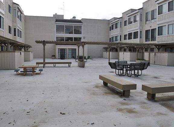4th image of 240 N Bayshore Blvd APT 213