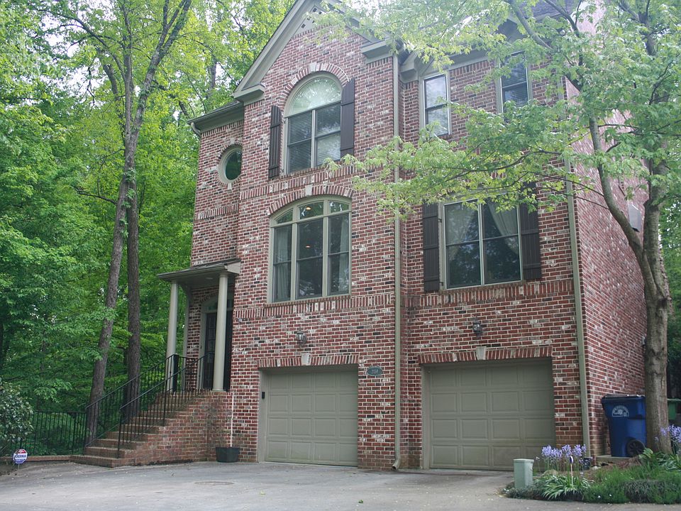 Brick with 2 car garage