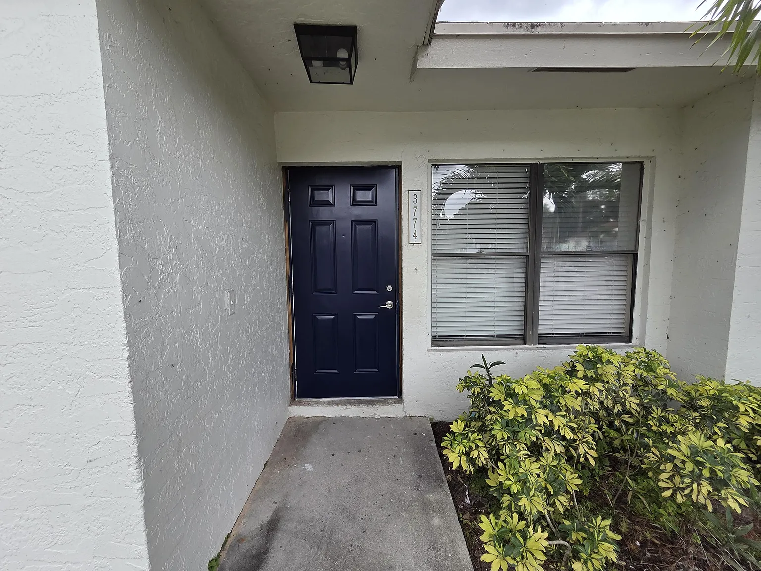 2 bed, 2.0 bath, 921 sqft, $2,100 — Photo 3