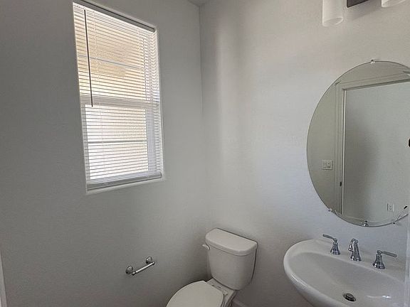 5th image of 1011 W Payson Ave