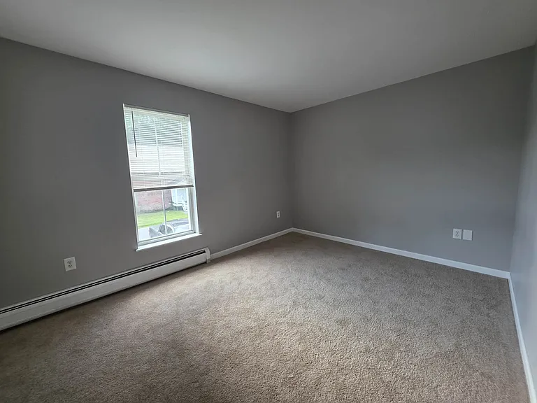 18 Main St #6 — Photo 16