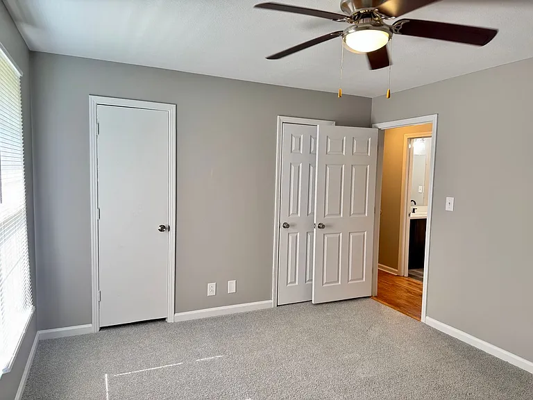 389 Elaine Dr — Photo 10