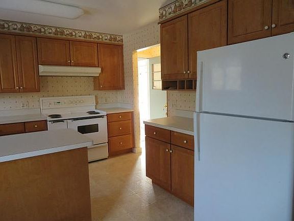 4th image of 9 Audubon Ave