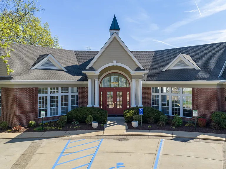 Carriage Place at Lake Chesterfield — Photo 20