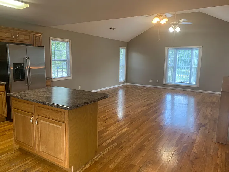 1200 S Spring St — Photo 13