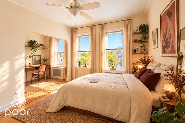 Bedroom, photo 1