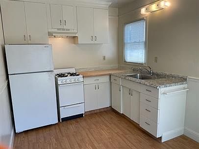 4th image of 347C Ocean St #C