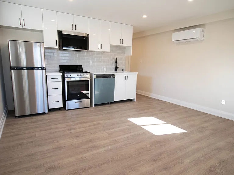 184 Bradley Ave #3 — Photo 1